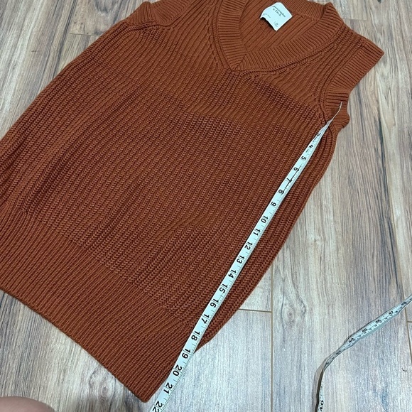 Abercrombie & Fitch Sweater Vest Mini Dress in burnt orange - Picture 5 of 8